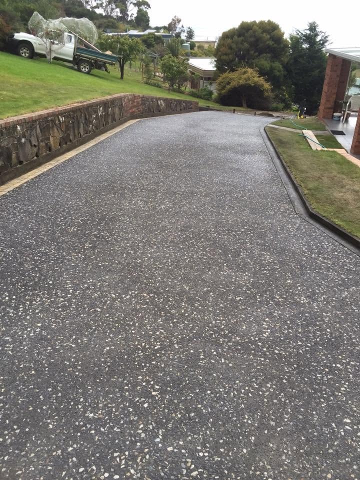 Exposed aggregate driveway, residential project